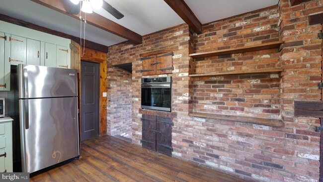 Building Photo - 53 Iron Bridge Rd