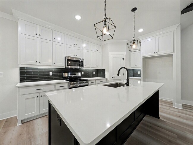 Building Photo - 18 Hillswick Dr