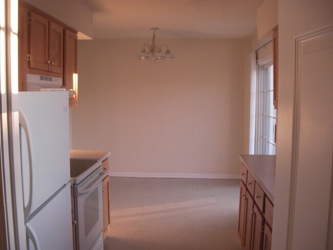 Building Photo - 110 Stallings Ct