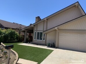 Building Photo - ***RANCHO PENASQUITOS***5 BED 3 BATH***NEW...