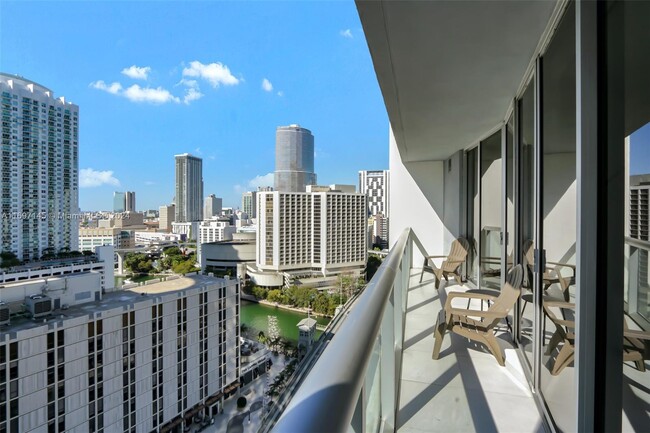 Building Photo - 485 Brickell Ave