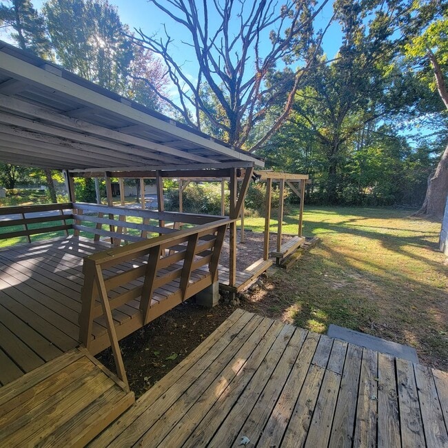 Building Photo - 3/1 Single Family Home- Cookeville City Li...