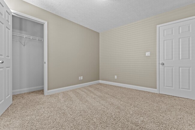 Building Photo - 588 Lanarkshire Pl