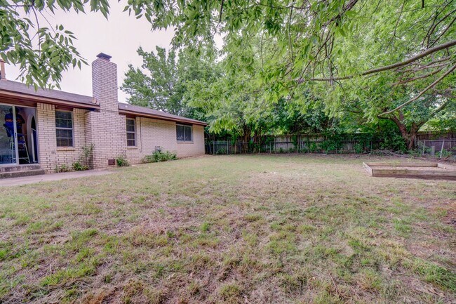 Building Photo - 4 Bed | 2 Bath | Broken Arrow | October