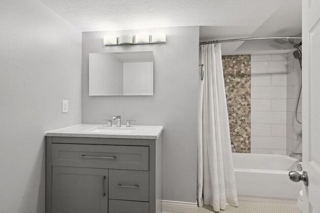 Building Photo - 5620 Humboldt Ave S