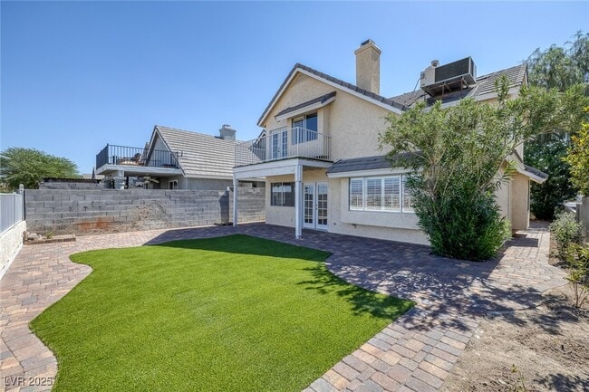 Building Photo - 1701 Duarte Dr