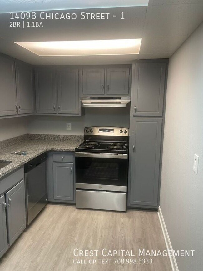 Building Photo - 1407B E Chicago St-5