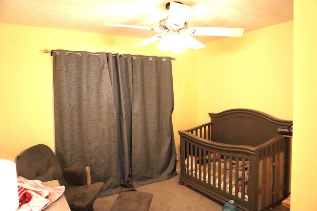 Building Photo - 1023 Rueland Dr