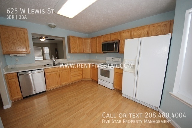 Building Photo - 625 W Lewis St