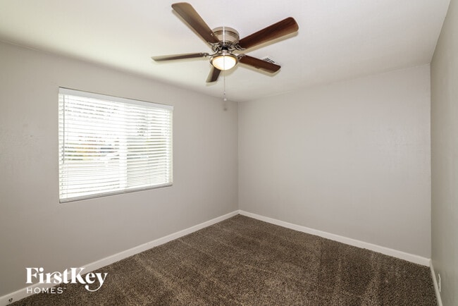 Building Photo - 1832 E Monterey Way