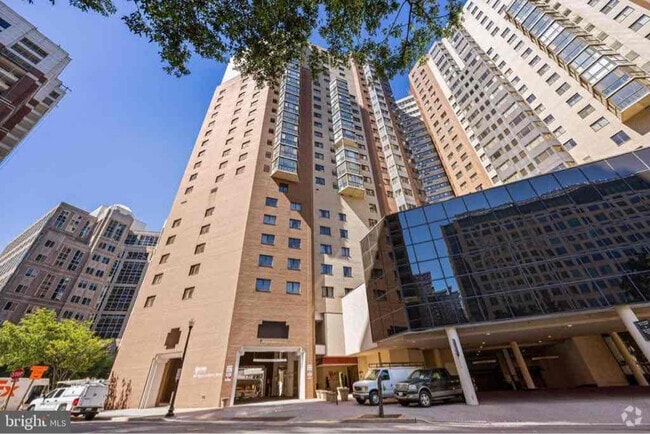 Building Photo - 900 N Stafford St