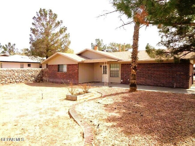 Building Photo - 725 Arredondo Dr