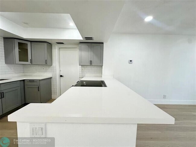Building Photo - 4510 NW 49th Dr