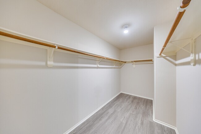 Building Photo - 627 Regal Hollow Ln