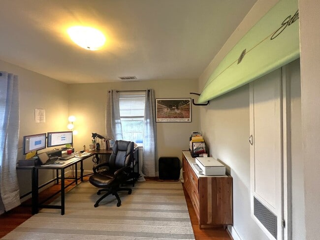 Building Photo - 2 Bedroom | 1 Bathroom Home – Downtown Charleston - Available January 1!