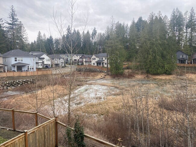 Building Photo - 4 Bedroom Home in the Heart of Sammamish! ...