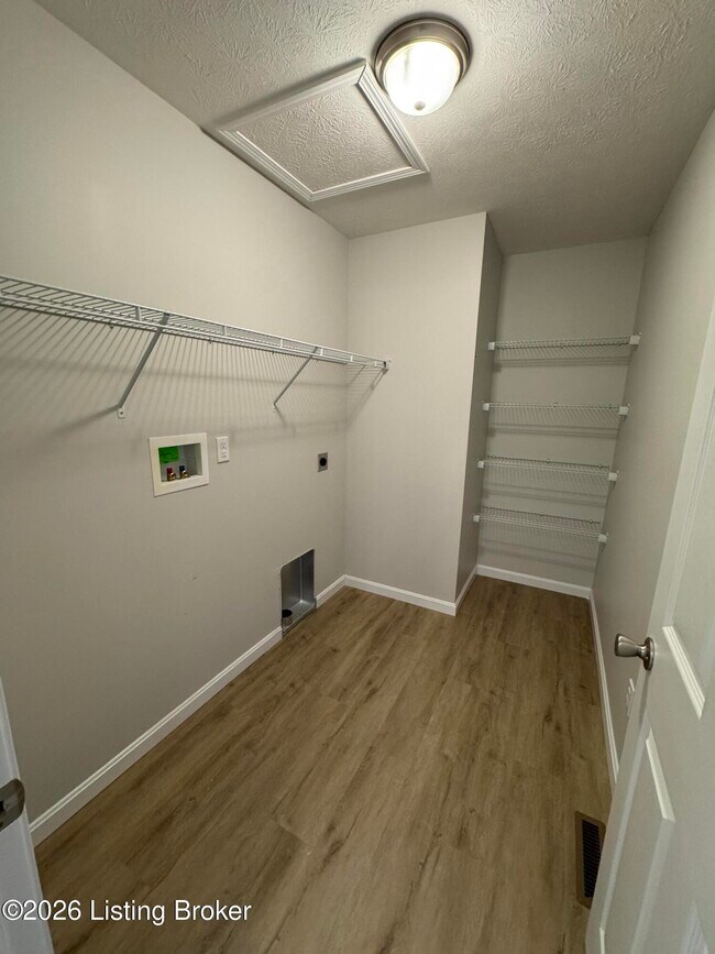 Building Photo - 25 Mandan Ct