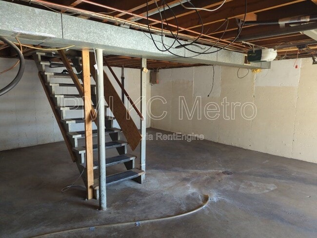 Building Photo - 526 E Walnut St