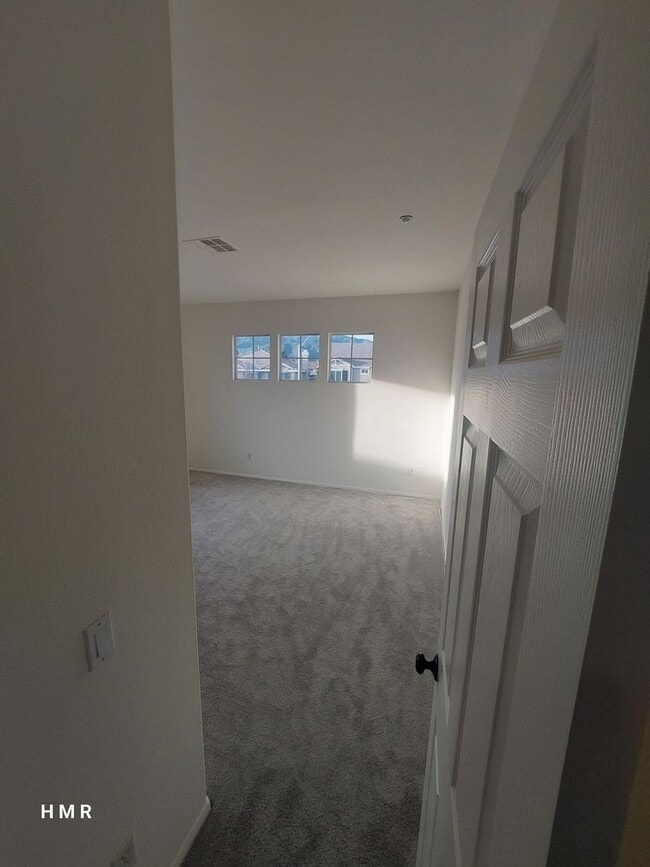 Building Photo - Stunning Two-Story Home with 4 Bedrooms an...