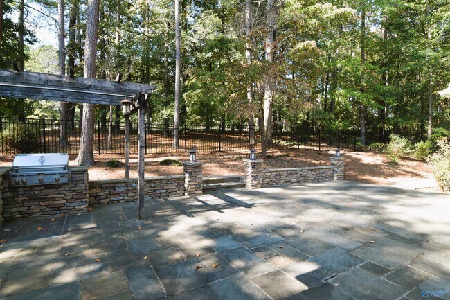 Building Photo - 79 Creekwood Dr