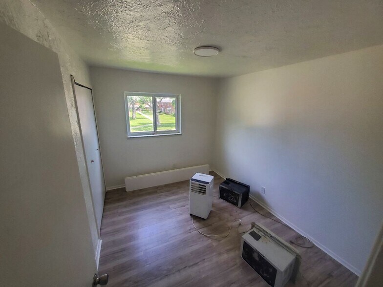 Building Photo - 23756 Banbury Cir