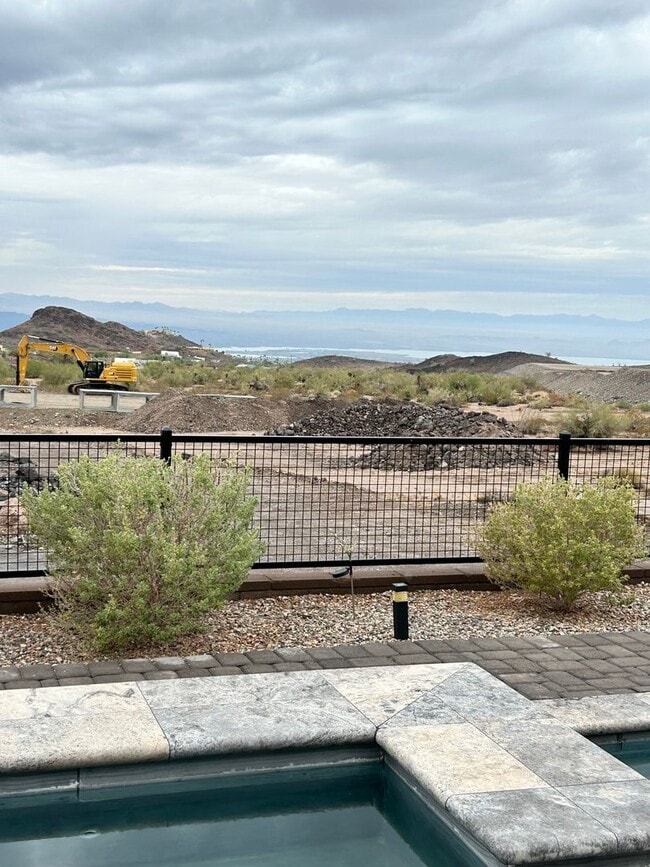 Building Photo - Beautiful Furnished Pool Home!