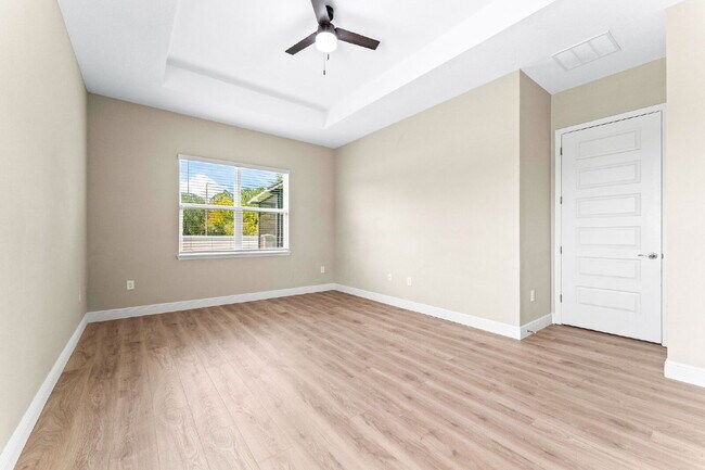 Building Photo - Spacious 4-Bedroom Home with 3 Full Baths ...
