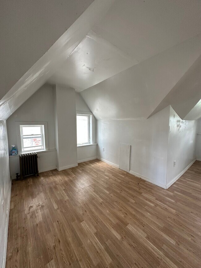 Building Photo - 316 N Grove St