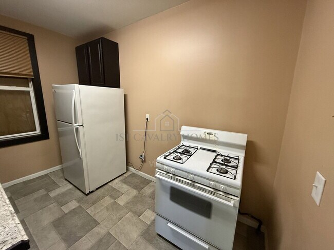 Building Photo - 1076 Ackley St