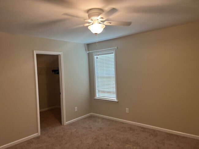 Building Photo - 302 Toto Ct