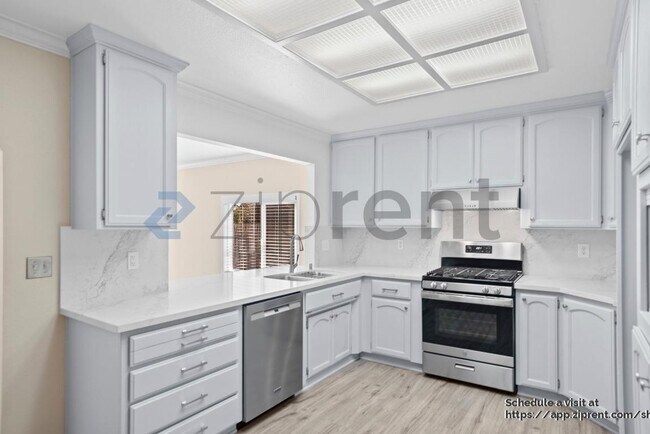 Building Photo - 8370 Parish Way