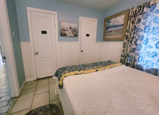 Building Photo - 4910 Charles St