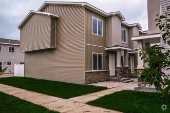 Building Photo - 714 S Saturn Ave
