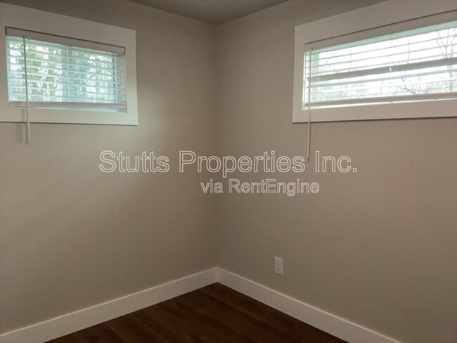 Building Photo - 625 Rivermont Rd