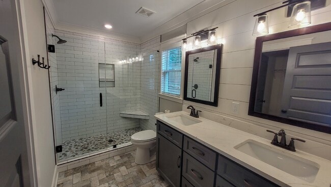 Building Photo - Single Bedroom Charmer