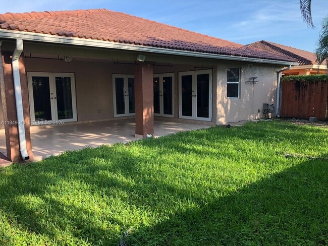 Building Photo - 4939 SW 144th Ave