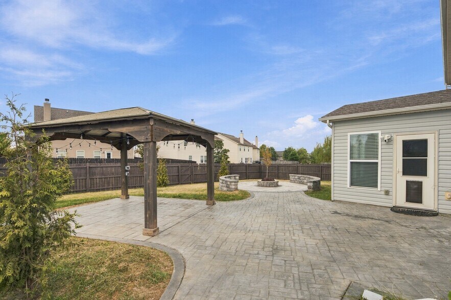 Building Photo - 132 Slaters Dr