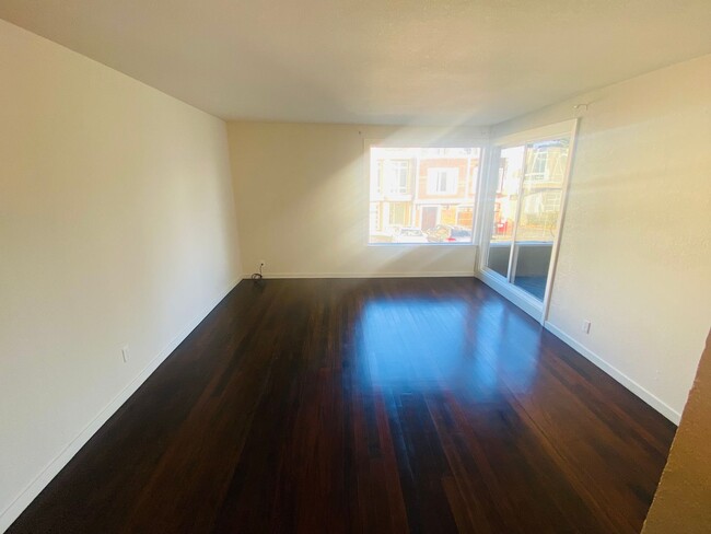 Building Photo - EPIC REA, INC.- Beautiful Noe Valley Remod...