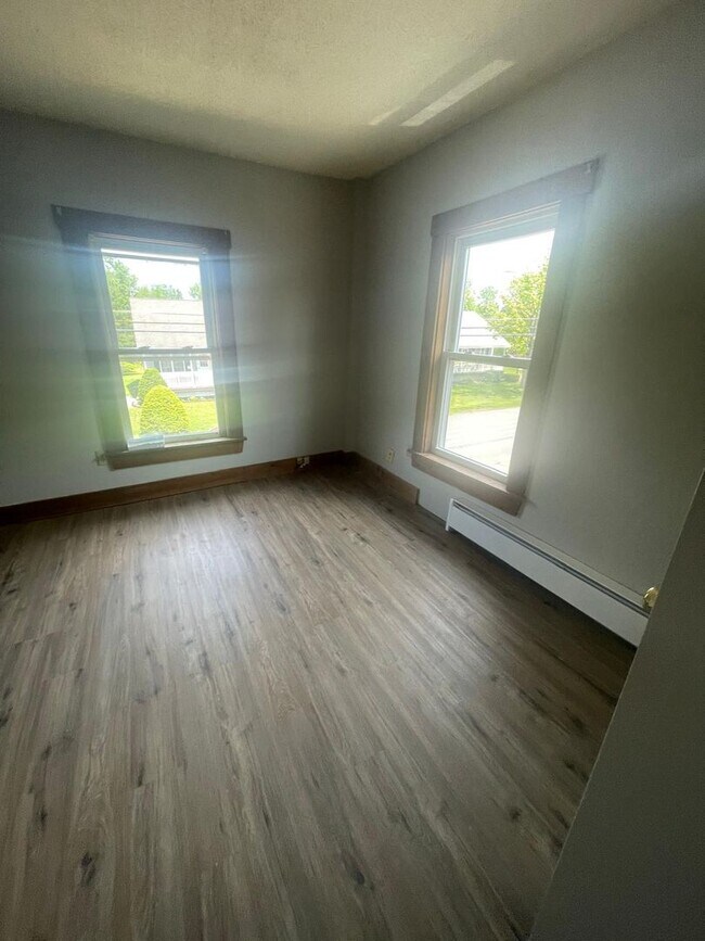 Building Photo - 105 South St