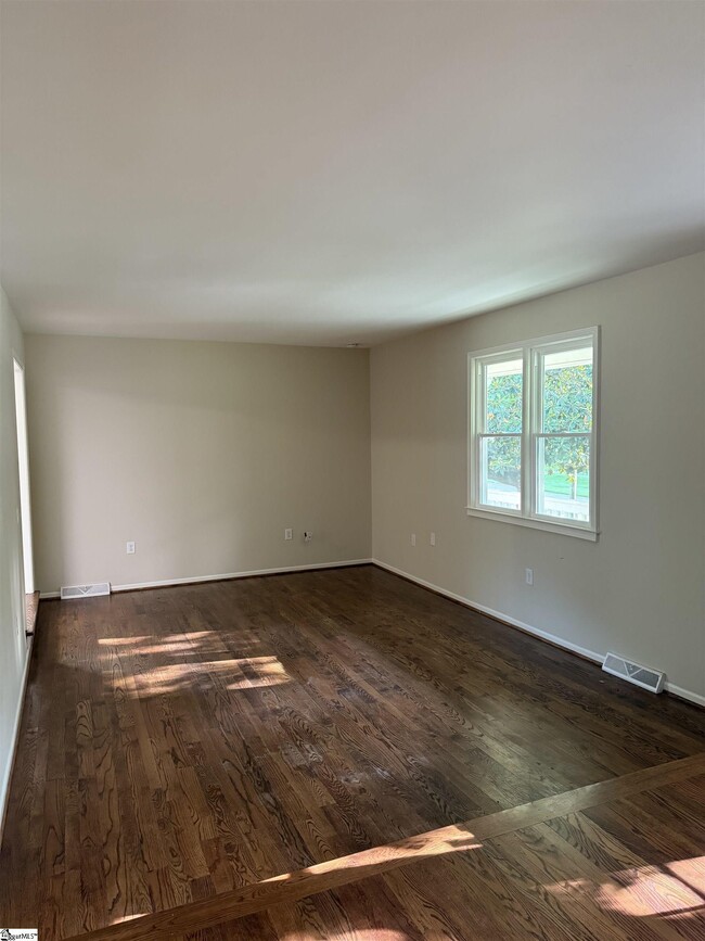 Building Photo - 102 Baldwin Cir