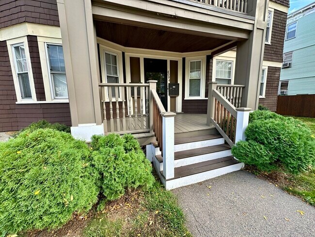 Building Photo - 4094 Washington St