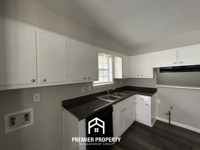 Building Photo - Charming 3BR Southaven Home in Quiet Cul-de-Sac | Hardwood Floors & Fenced Yard