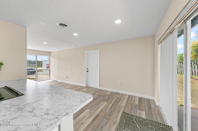 Building Photo - 39 E Azalea Cir