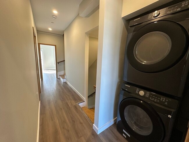 Building Photo - 33 Copeland St