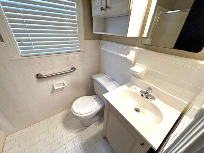 Building Photo - Coming Soon 10/8/25! Charming and spacious...