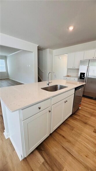 Building Photo - 129 King Vlg