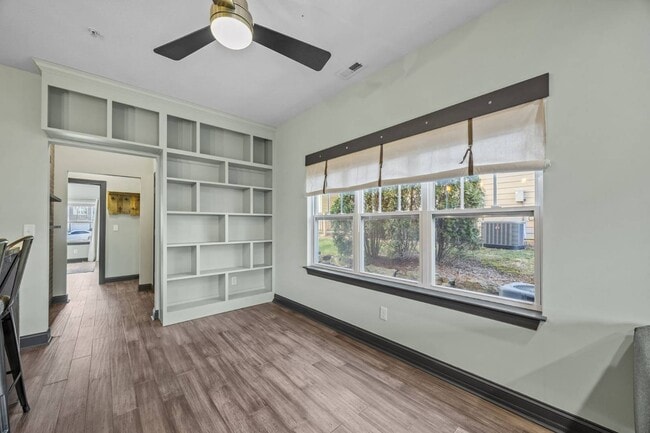 Building Photo - 123 Foxden Dr