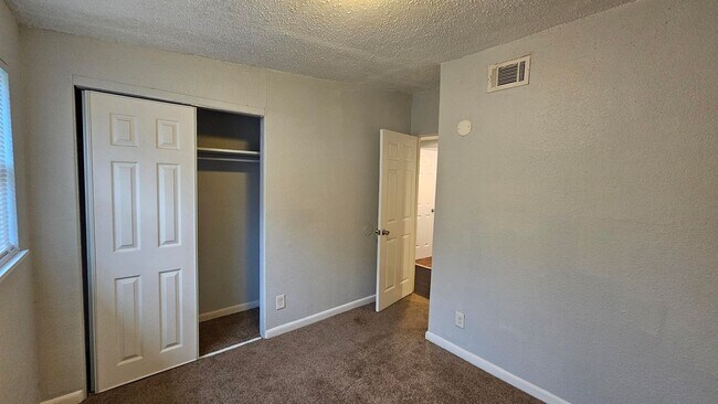 Building Photo - 3912 Robert C Weaver Dr