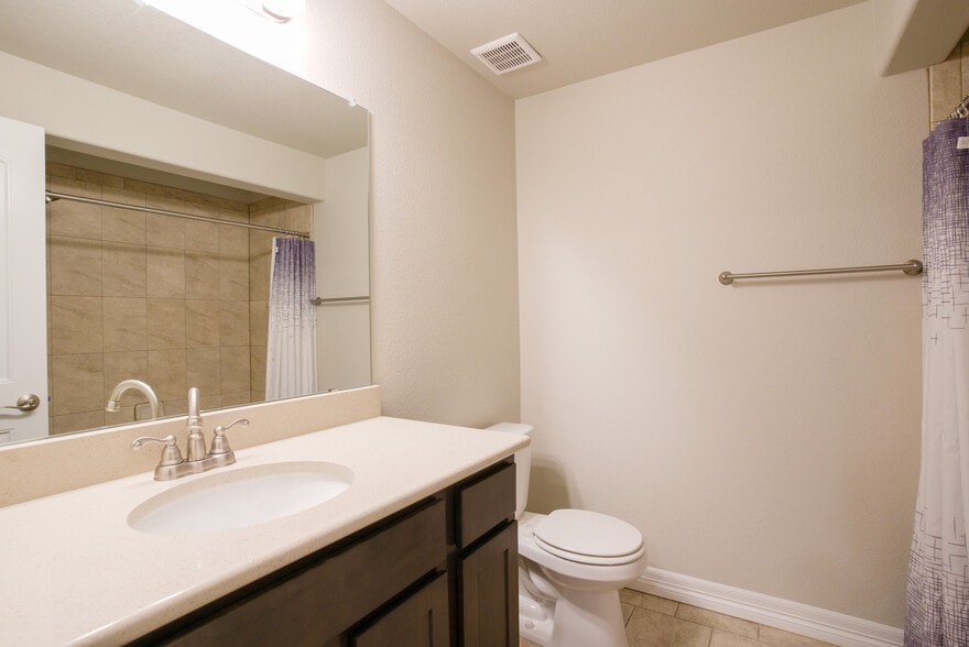 Building Photo - 9792 Fairway Glen Dr