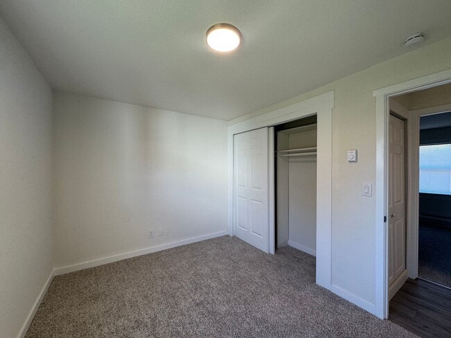 Building Photo - Central Tacoma 3-bedroom Rambler!